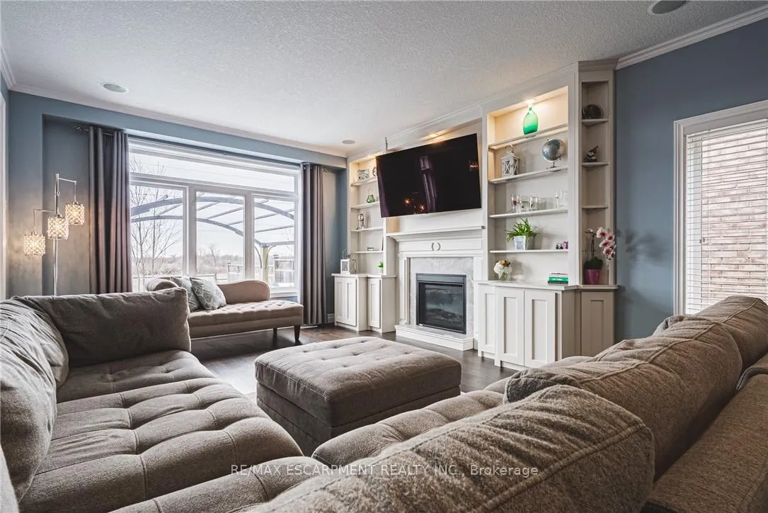 Photo 12 of 154 Keystone Crescent, Hamilton, Rural Glanbrook — HOMEH
