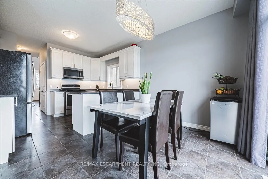 Photo 15 of 154 Keystone Crescent, Hamilton, Rural Glanbrook — HOMEH