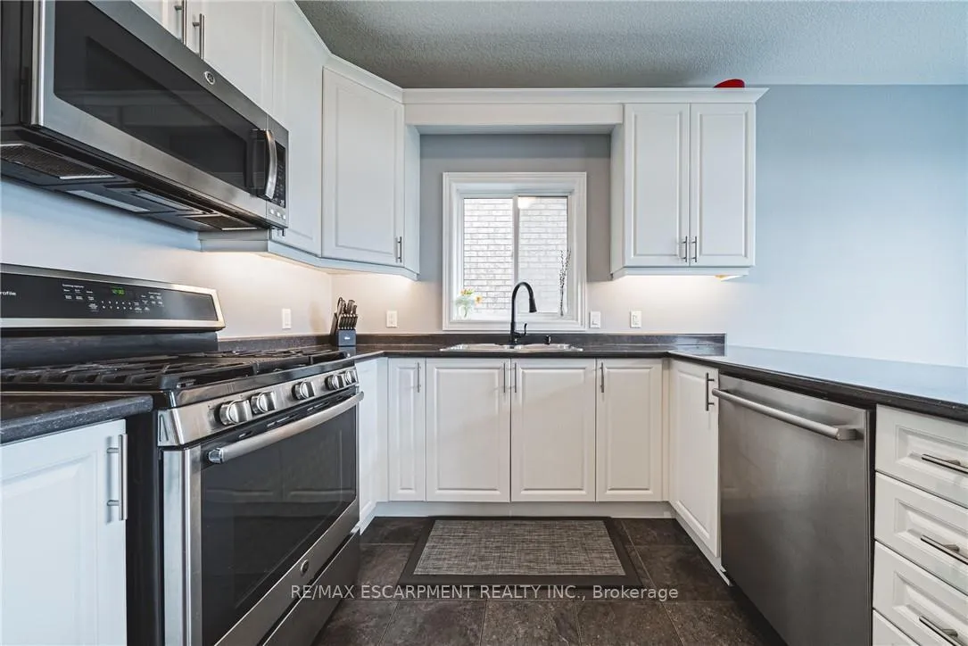 Photo 16 of 154 Keystone Crescent, Hamilton, Rural Glanbrook — HOMEH