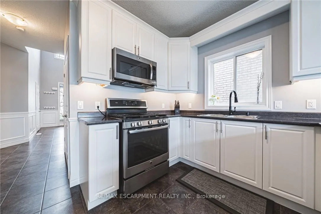 Photo 17 of 154 Keystone Crescent, Hamilton, Rural Glanbrook — HOMEH