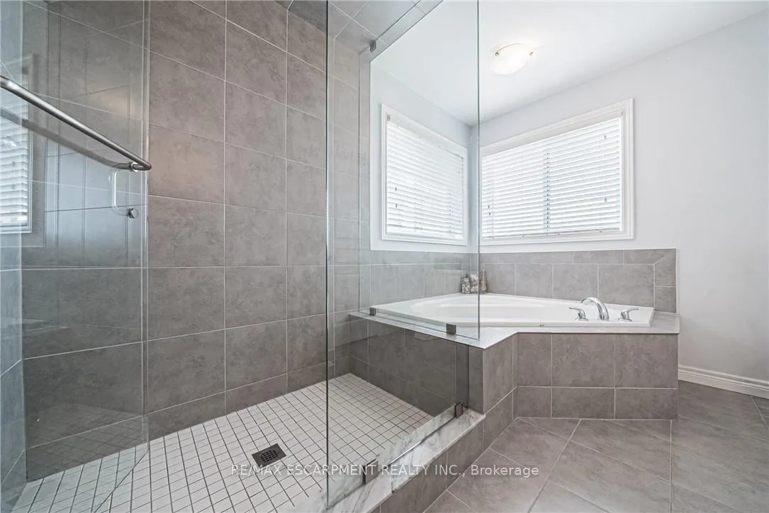 Photo 34 of 154 Keystone Crescent, Hamilton, Rural Glanbrook — HOMEH