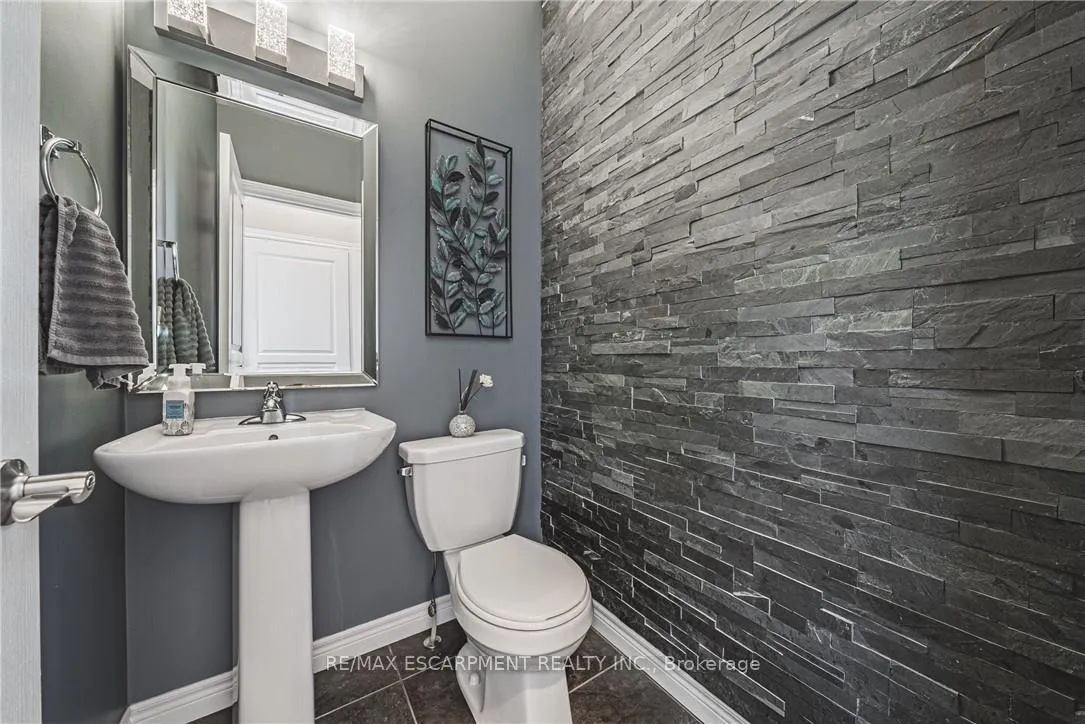 Photo 36 of 154 Keystone Crescent, Hamilton, Rural Glanbrook — HOMEH