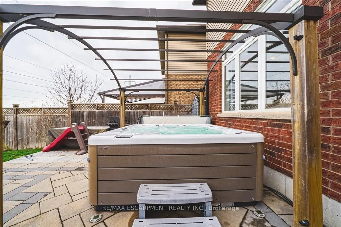 Photo 38 of 154 Keystone Crescent, Hamilton, Rural Glanbrook — HOMEH