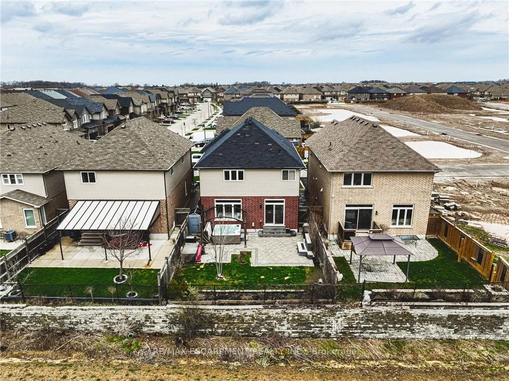 Photo 46 of 154 Keystone Crescent, Hamilton, Rural Glanbrook — HOMEH