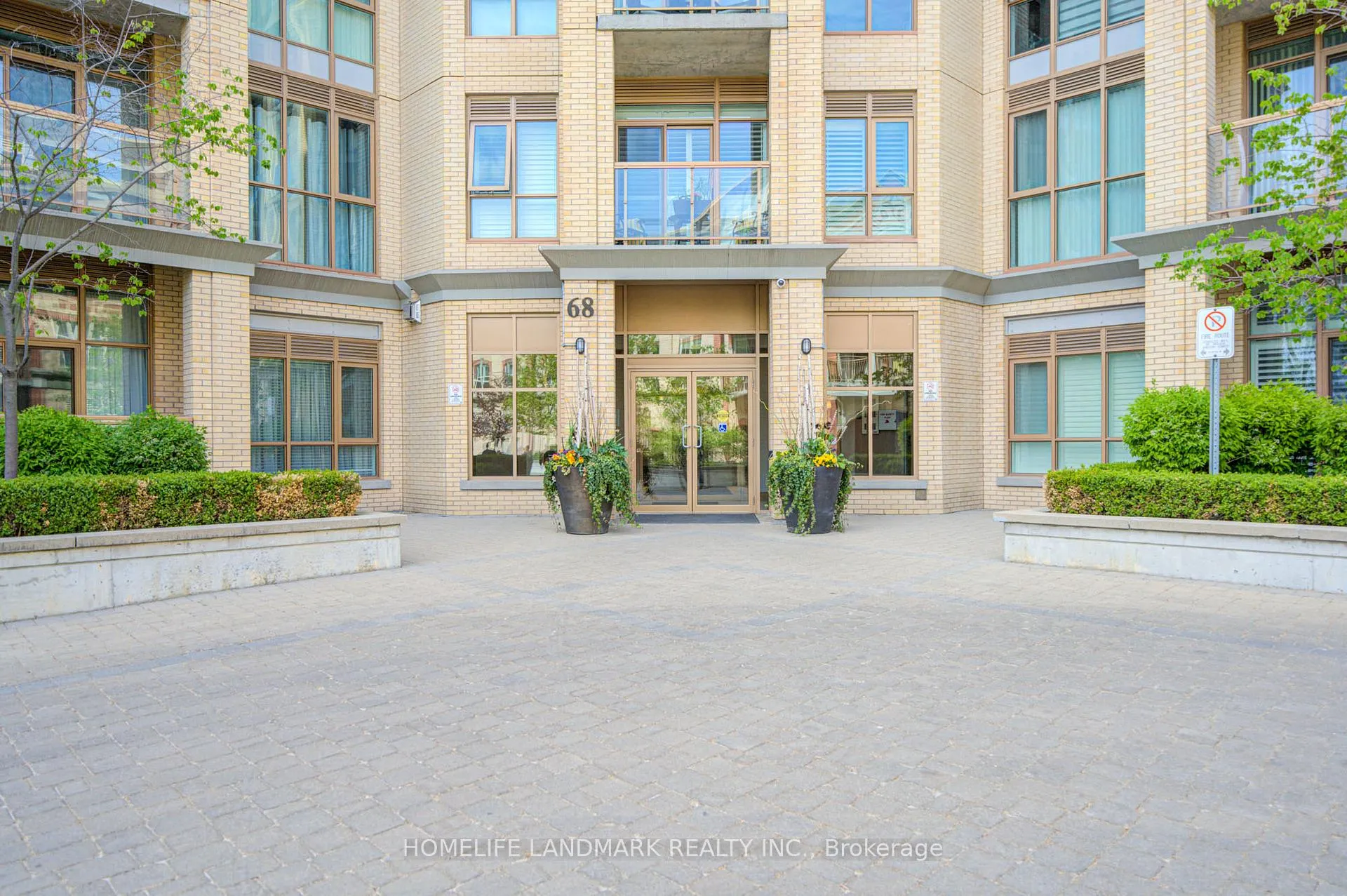 Photo 6 of Unit 618, 68 Main Street N, Markham, Old Markham Village — HOMEH