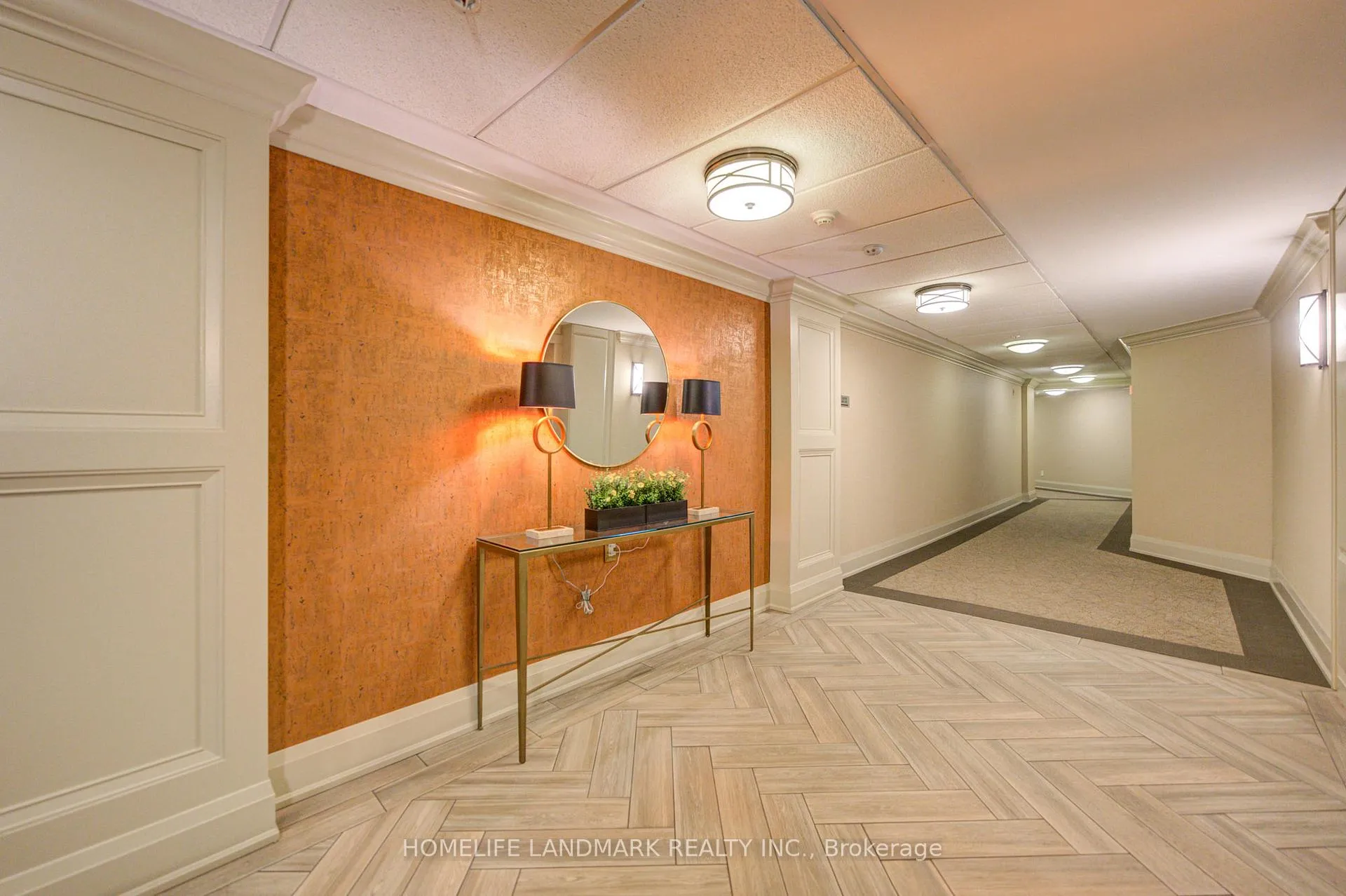 Photo 8 of Unit 618, 68 Main Street N, Markham, Old Markham Village — HOMEH