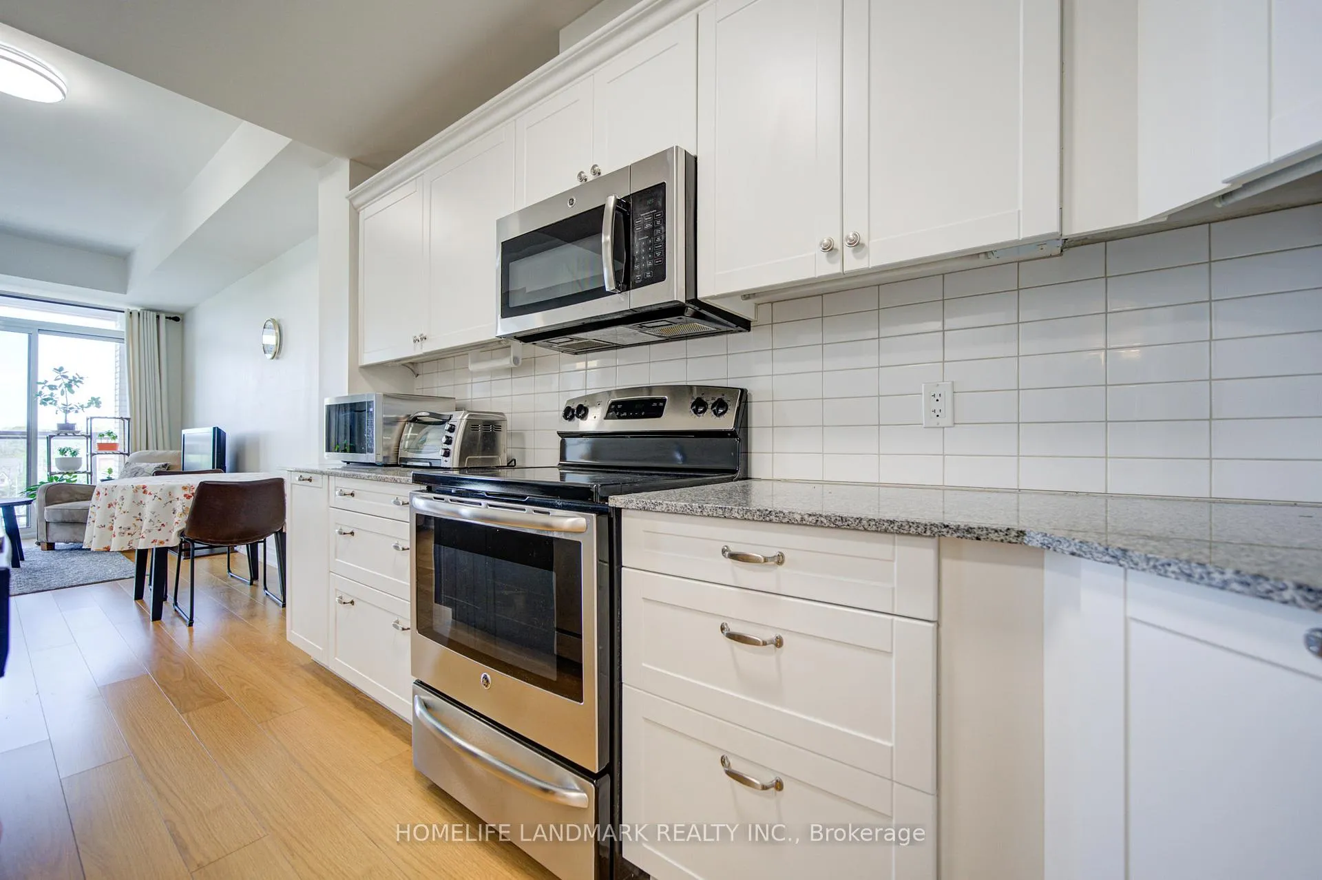 Photo 16 of Unit 618, 68 Main Street N, Markham, Old Markham Village — HOMEH