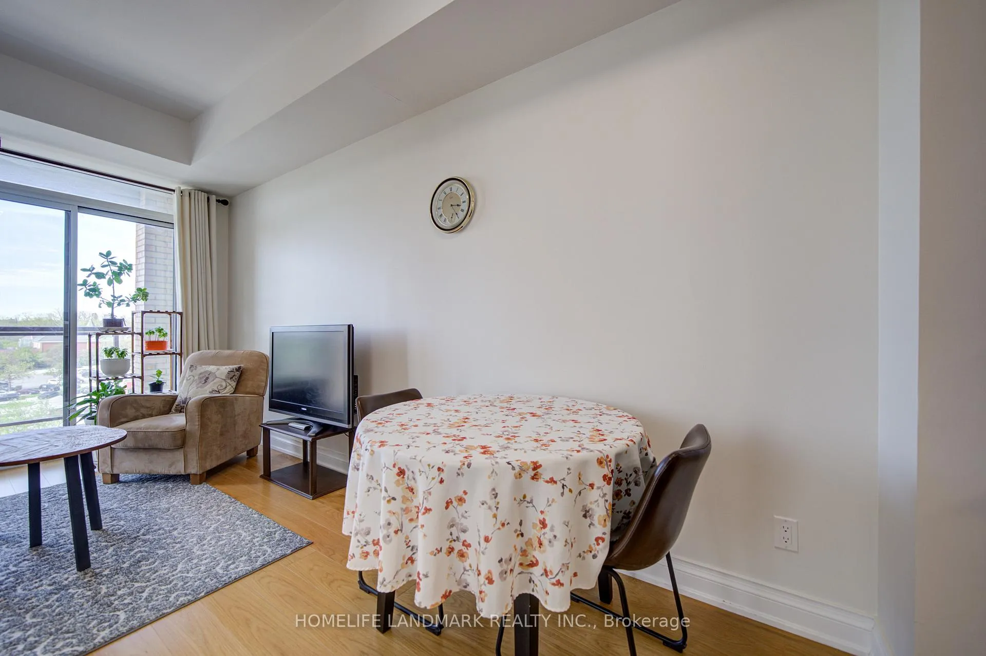 Photo 19 of Unit 618, 68 Main Street N, Markham, Old Markham Village — HOMEH