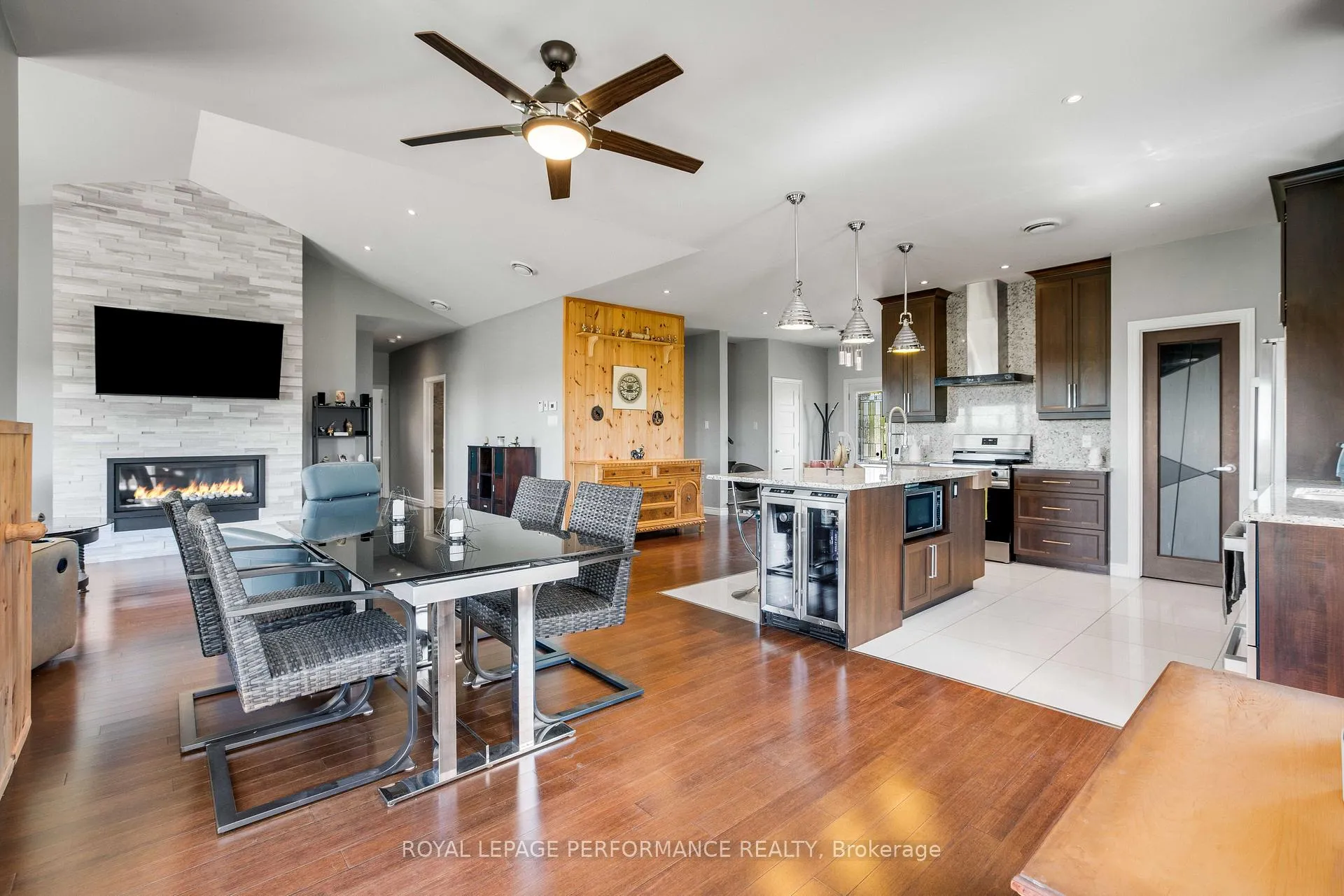 Photo 10 of 88 Pendleton Street, Champlain, Vankleek Hill — HOMEH