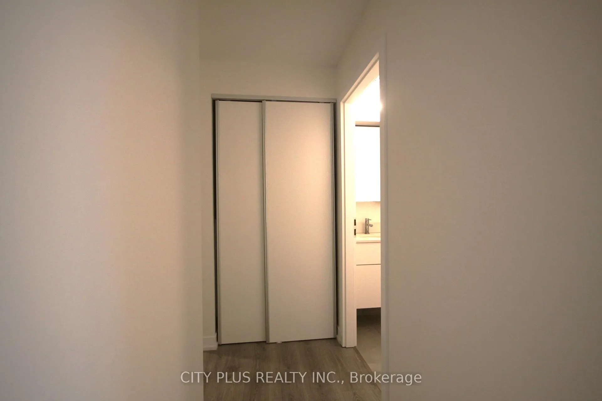 Photo 17 of Unit 1009, 60 Frederick Street, Kitchener — HOMEH