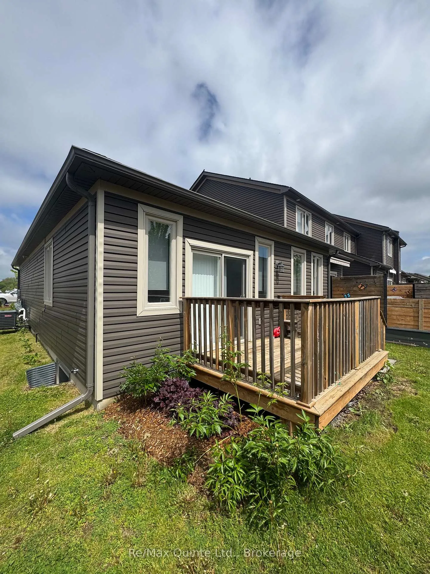 Photo 4 of 28 Curtis Street, Prince Edward County, Picton Ward — HOMEH