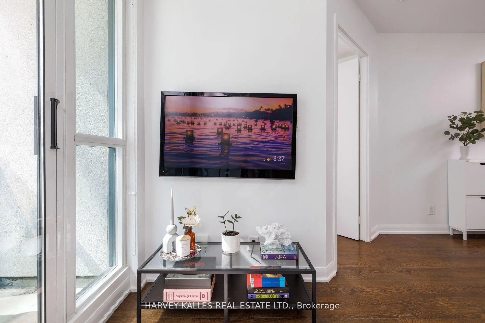 Photo 12 of Unit 401, 600 Fleet Street, Toronto, Niagara — HOMEH