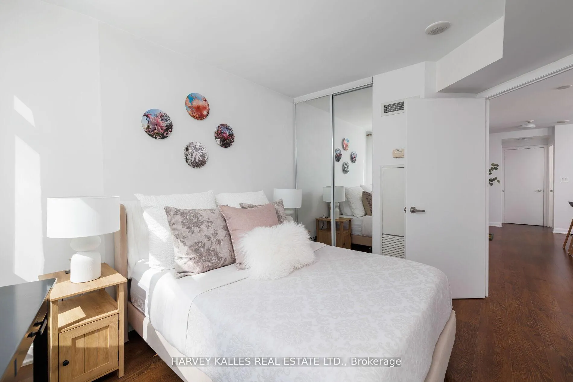 Photo 15 of Unit 401, 600 Fleet Street, Toronto, Niagara — HOMEH