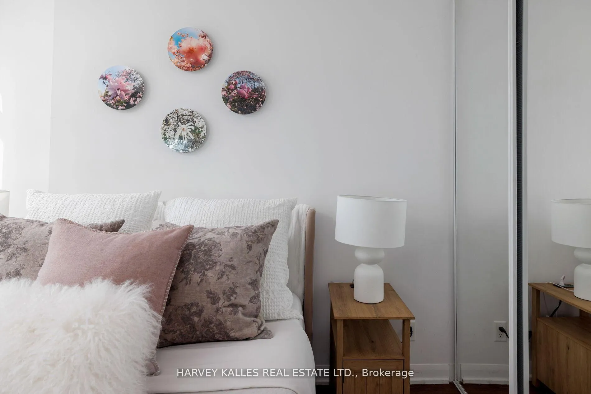 Photo 17 of Unit 401, 600 Fleet Street, Toronto, Niagara — HOMEH