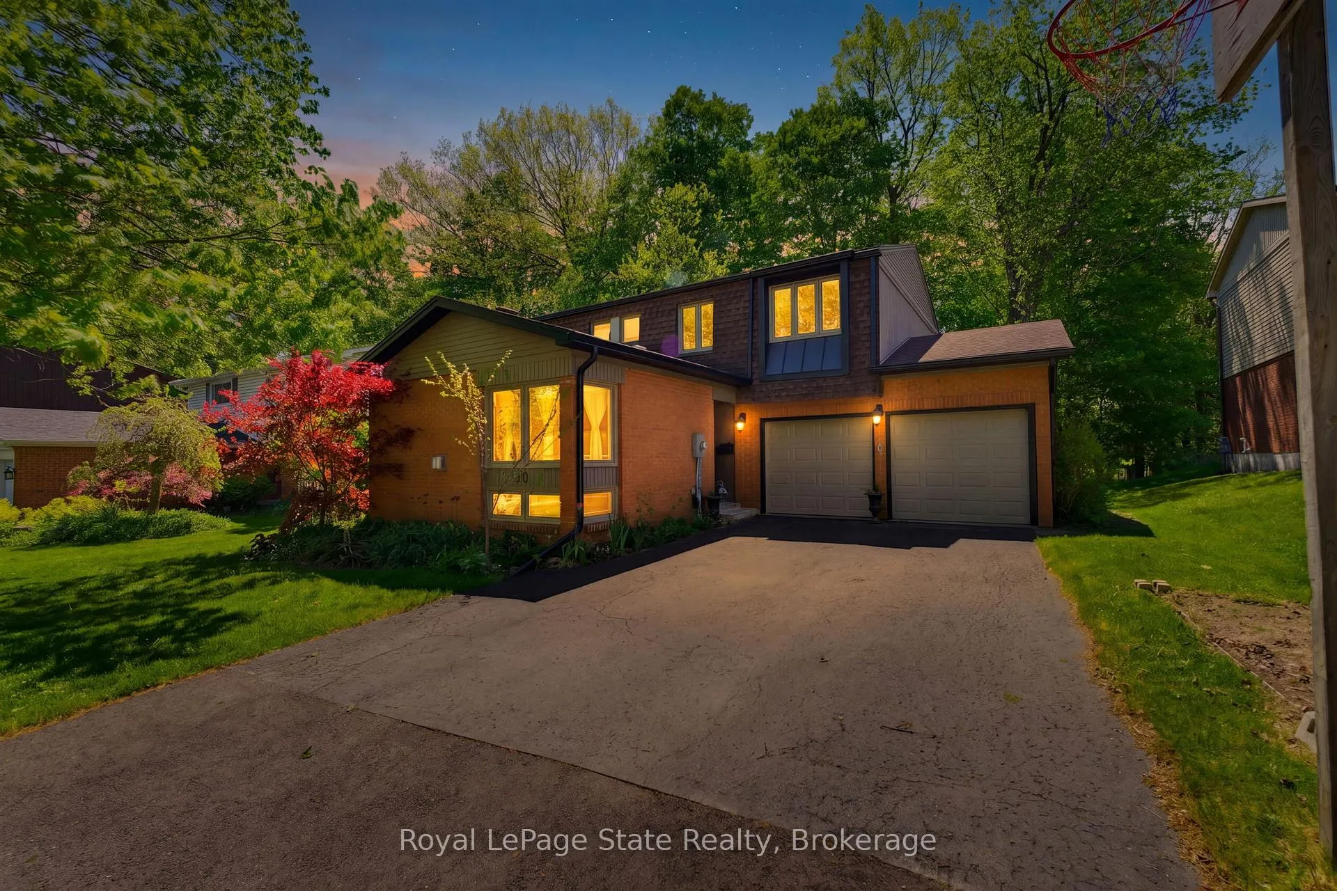 Photo 1 of 30 Jerome Park Drive, Hamilton, Dundas — HOMEH