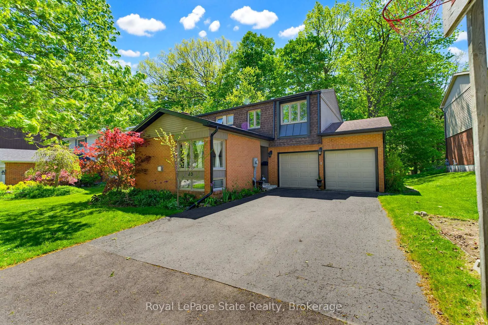 Photo 9 of 30 Jerome Park Drive, Hamilton, Dundas — HOMEH