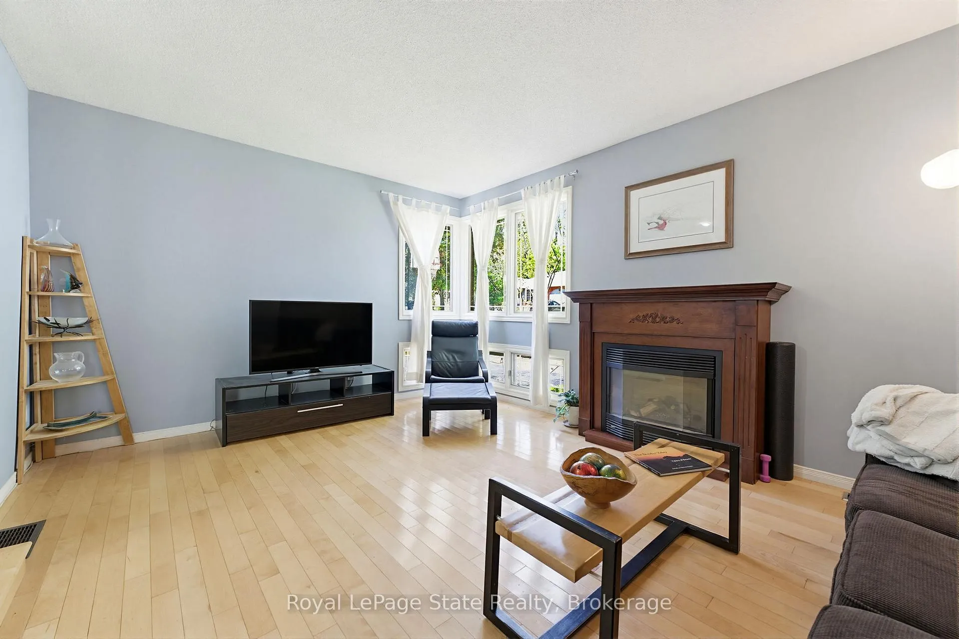 Photo 12 of 30 Jerome Park Drive, Hamilton, Dundas — HOMEH