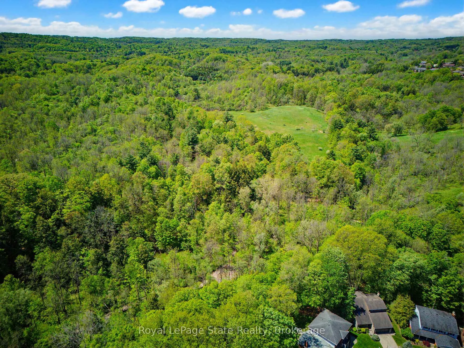 Photo 11 of 30 Jerome Park Drive, Hamilton, Dundas — HOMEH