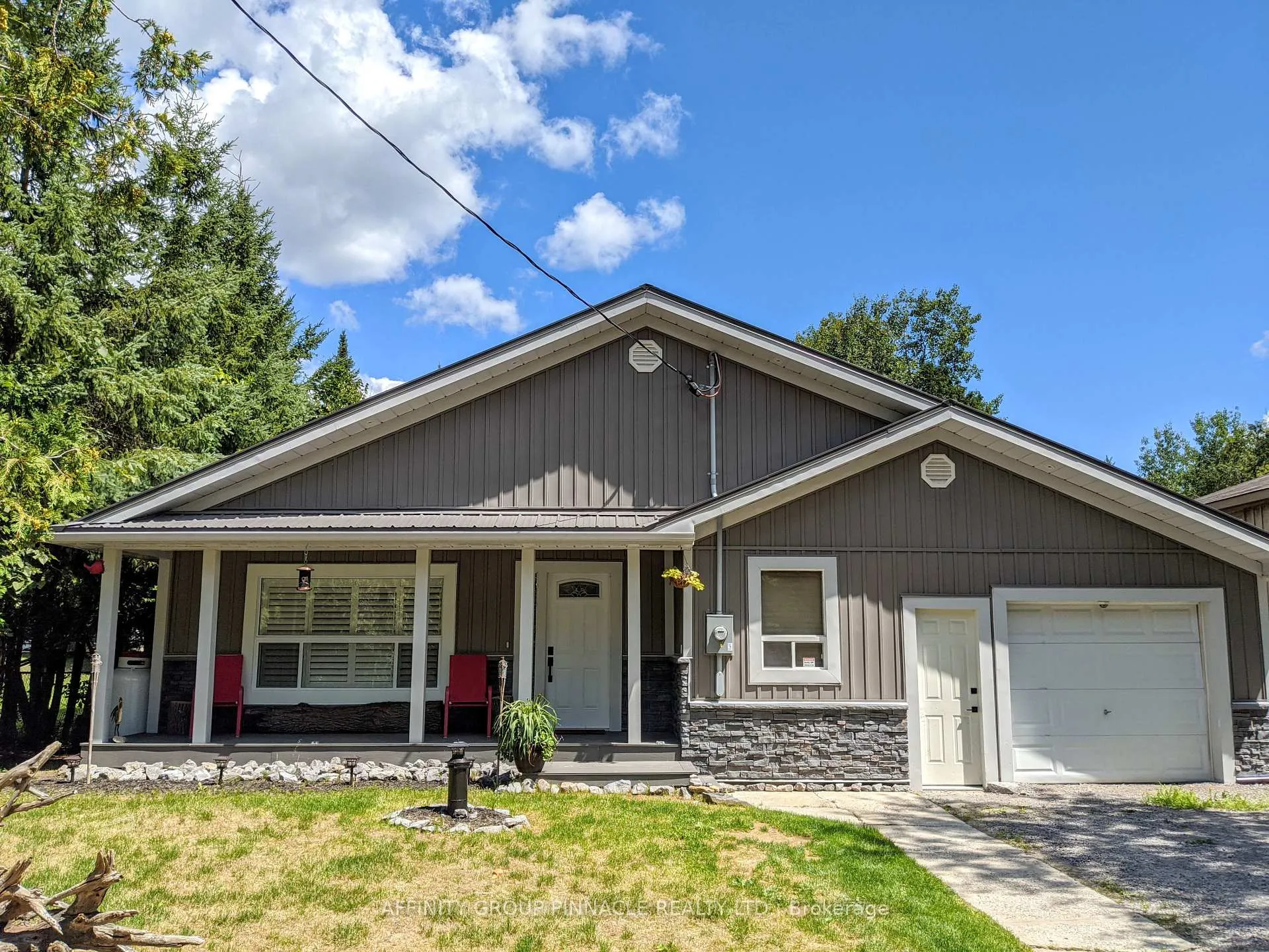 Front of 147 Sturgeon Glen Road