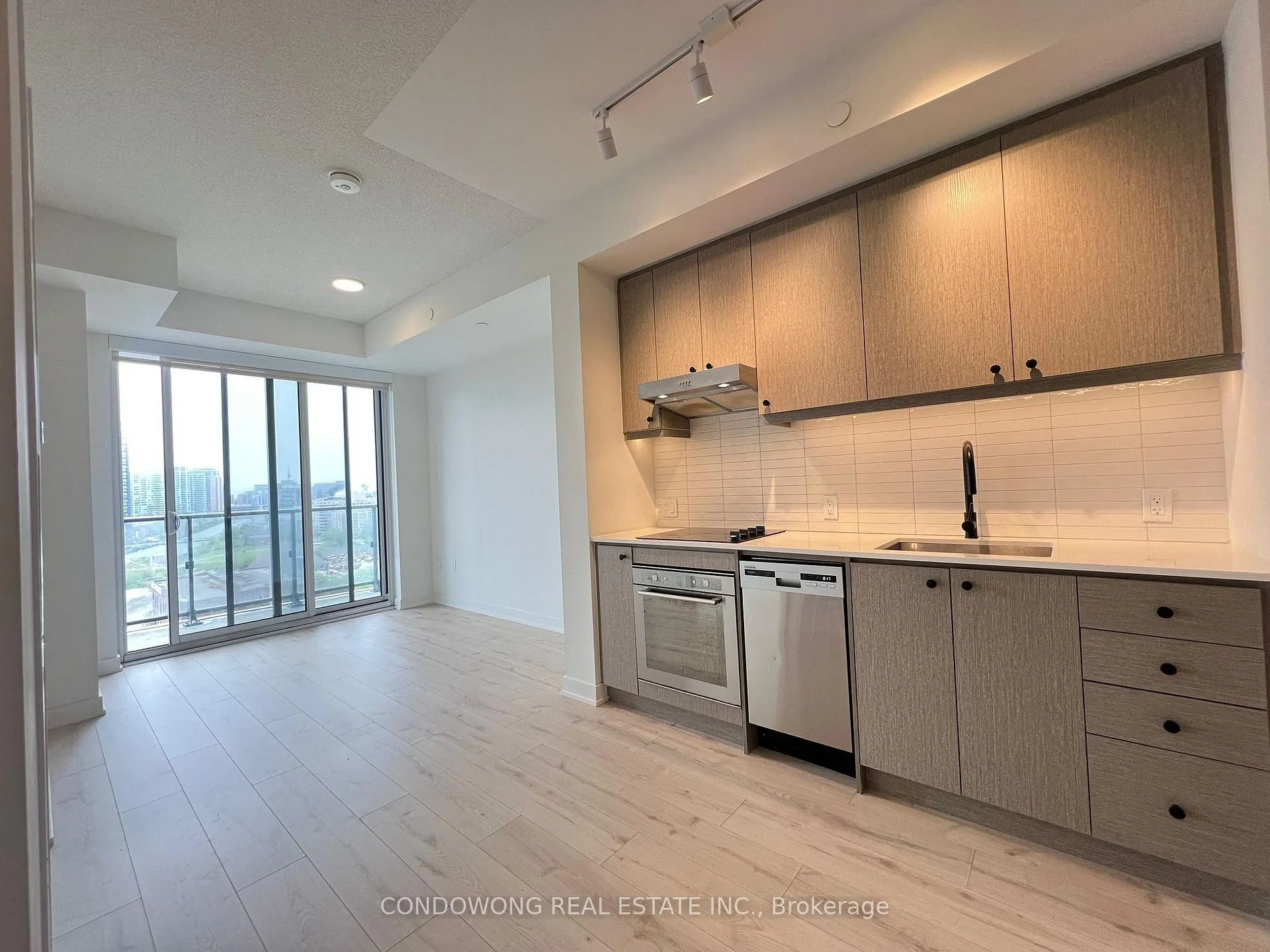 Photo 1 of Unit 1206, 9 Tecumseth Street, Toronto, Niagara — HOMEH