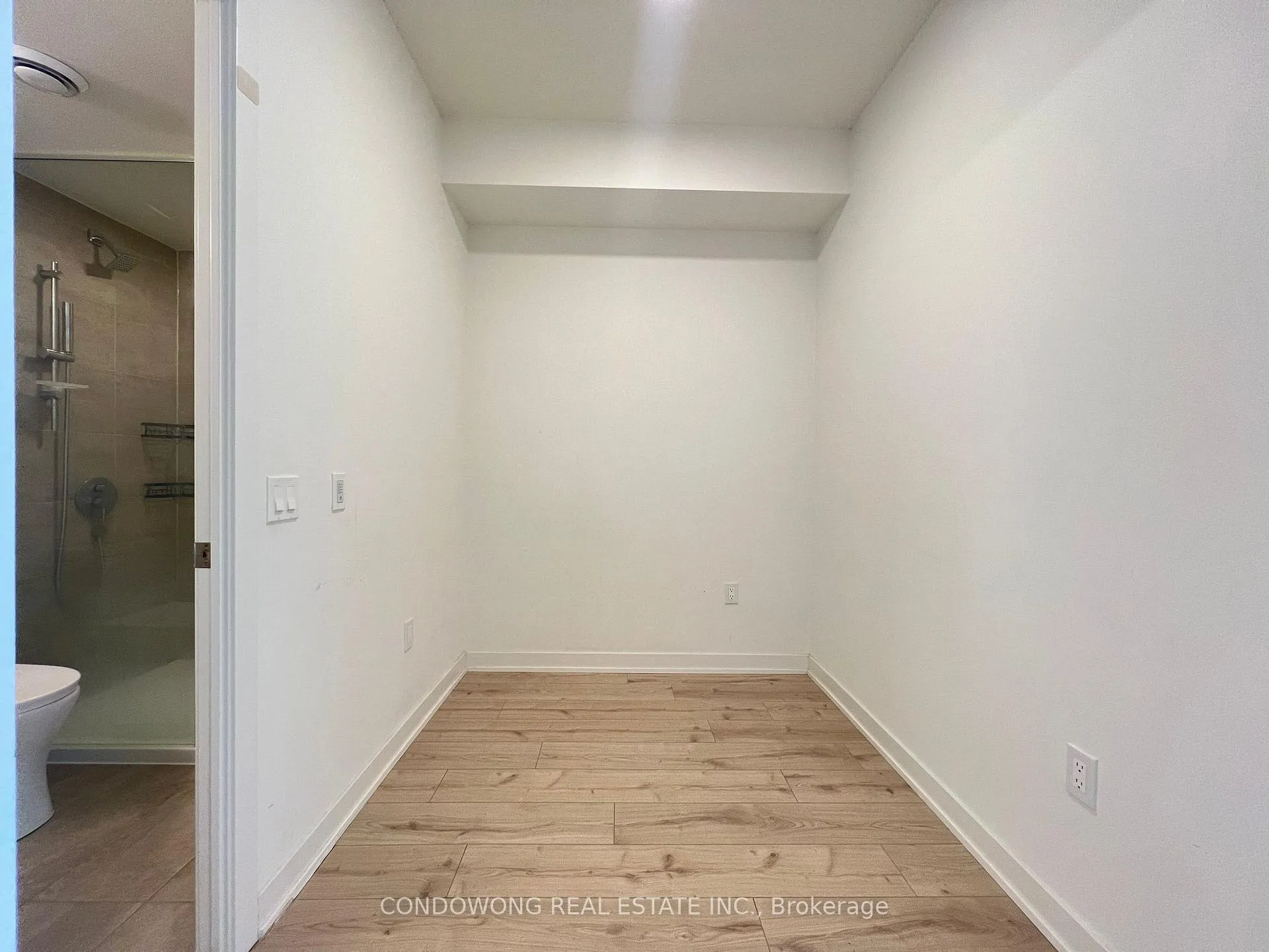 Photo 4 of Unit 1206, 9 Tecumseth Street, Toronto, Niagara — HOMEH