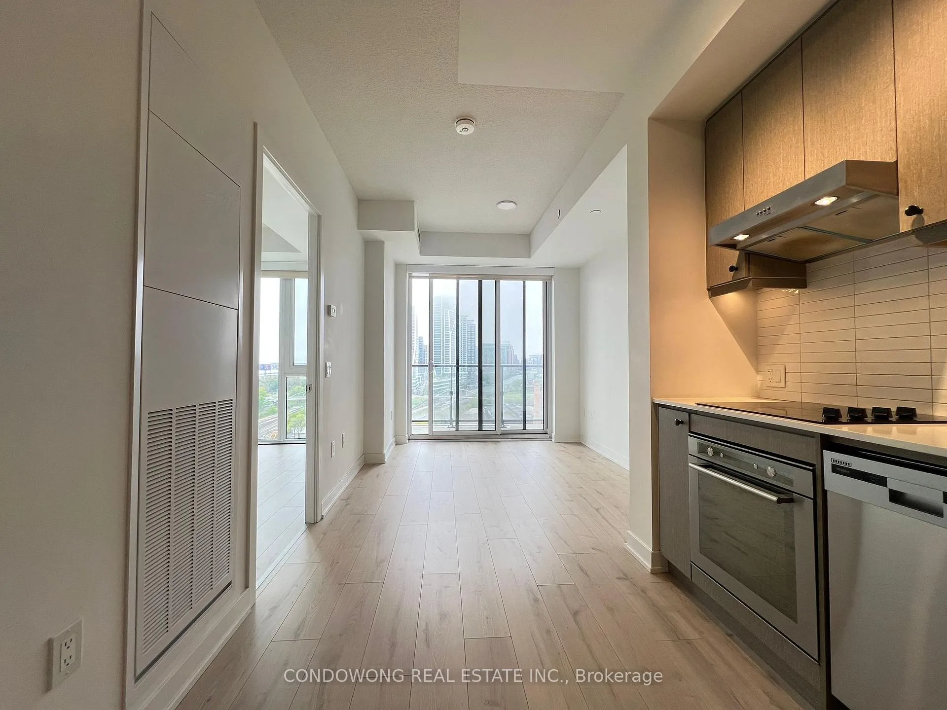 Photo 7 of Unit 1206, 9 Tecumseth Street, Toronto, Niagara — HOMEH