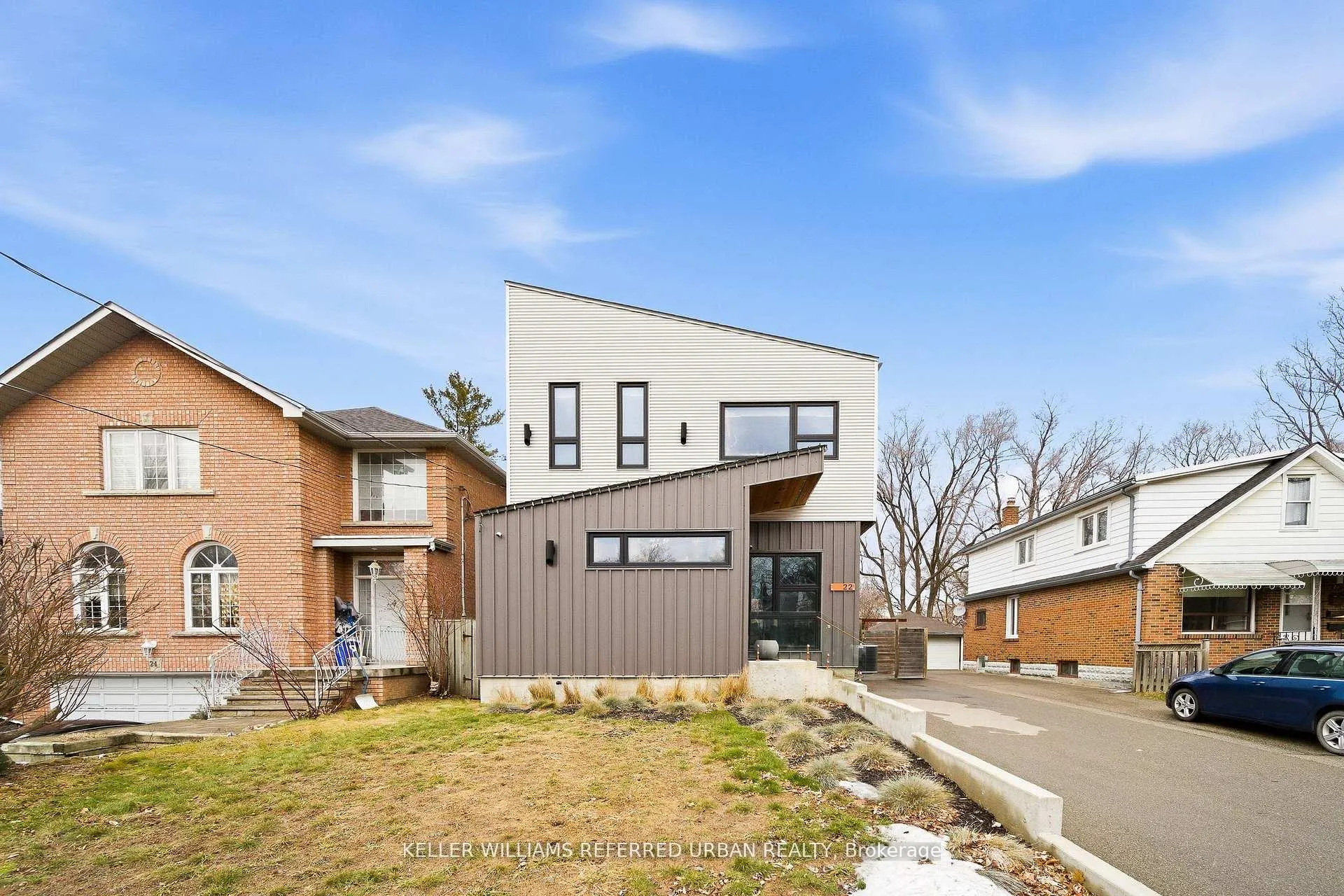 Photo 2 of 22 Daniels Street, Etobicoke, Stonegate-Queensway — HOMEH