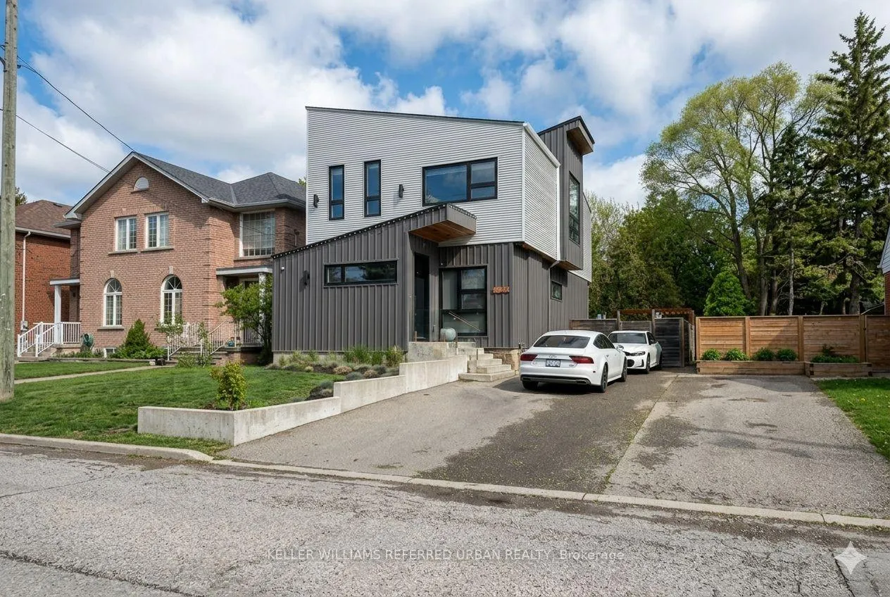 Photo 4 of 22 Daniels Street, Etobicoke, Stonegate-Queensway — HOMEH