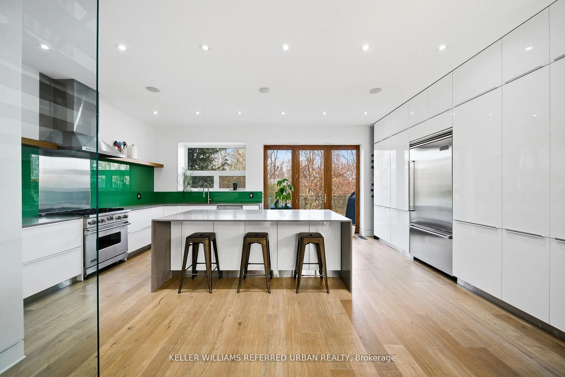 Photo 8 of 22 Daniels Street, Etobicoke, Stonegate-Queensway — HOMEH
