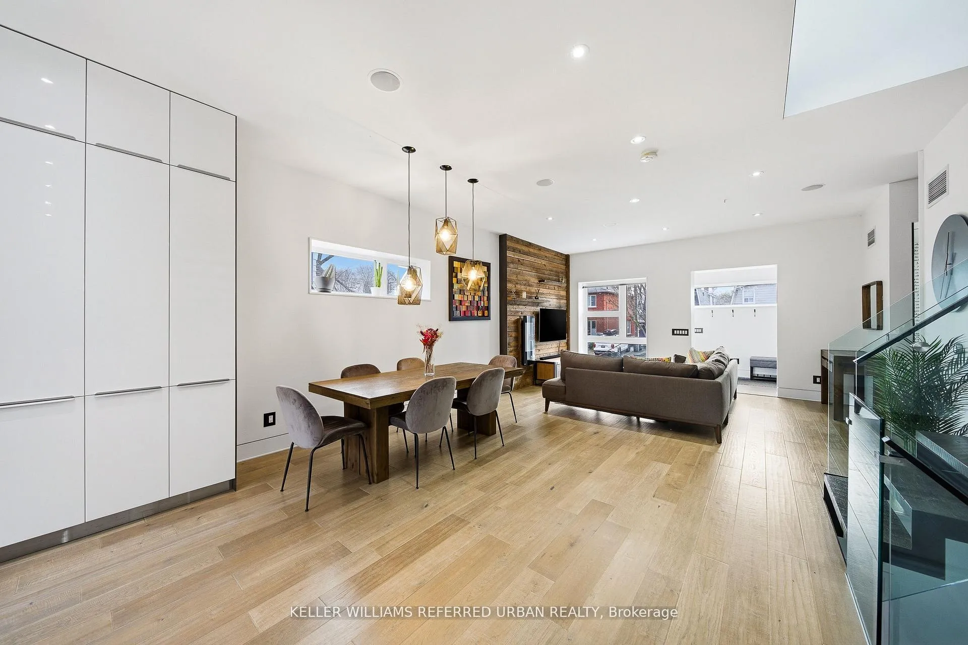 Photo 15 of 22 Daniels Street, Etobicoke, Stonegate-Queensway — HOMEH