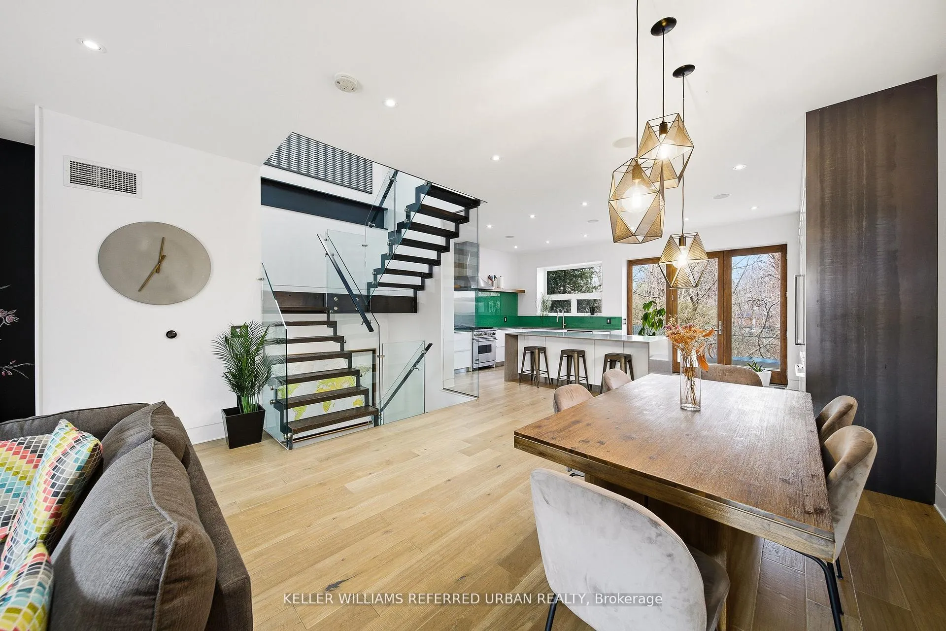Photo 16 of 22 Daniels Street, Etobicoke, Stonegate-Queensway — HOMEH