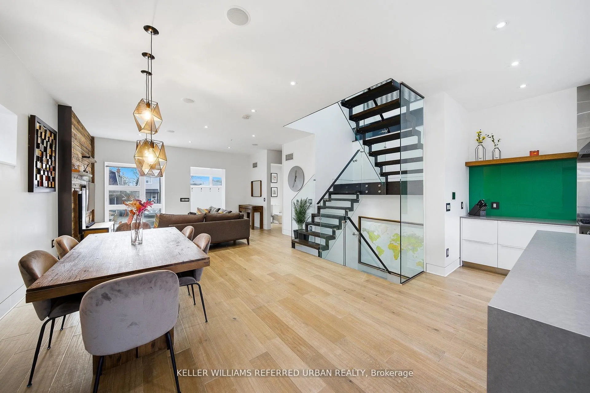 Photo 17 of 22 Daniels Street, Etobicoke, Stonegate-Queensway — HOMEH