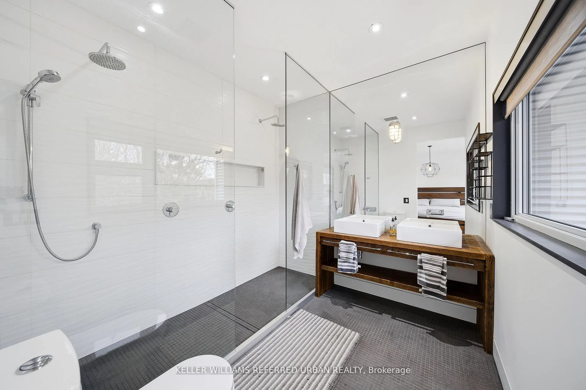 Photo 30 of 22 Daniels Street, Etobicoke, Stonegate-Queensway — HOMEH