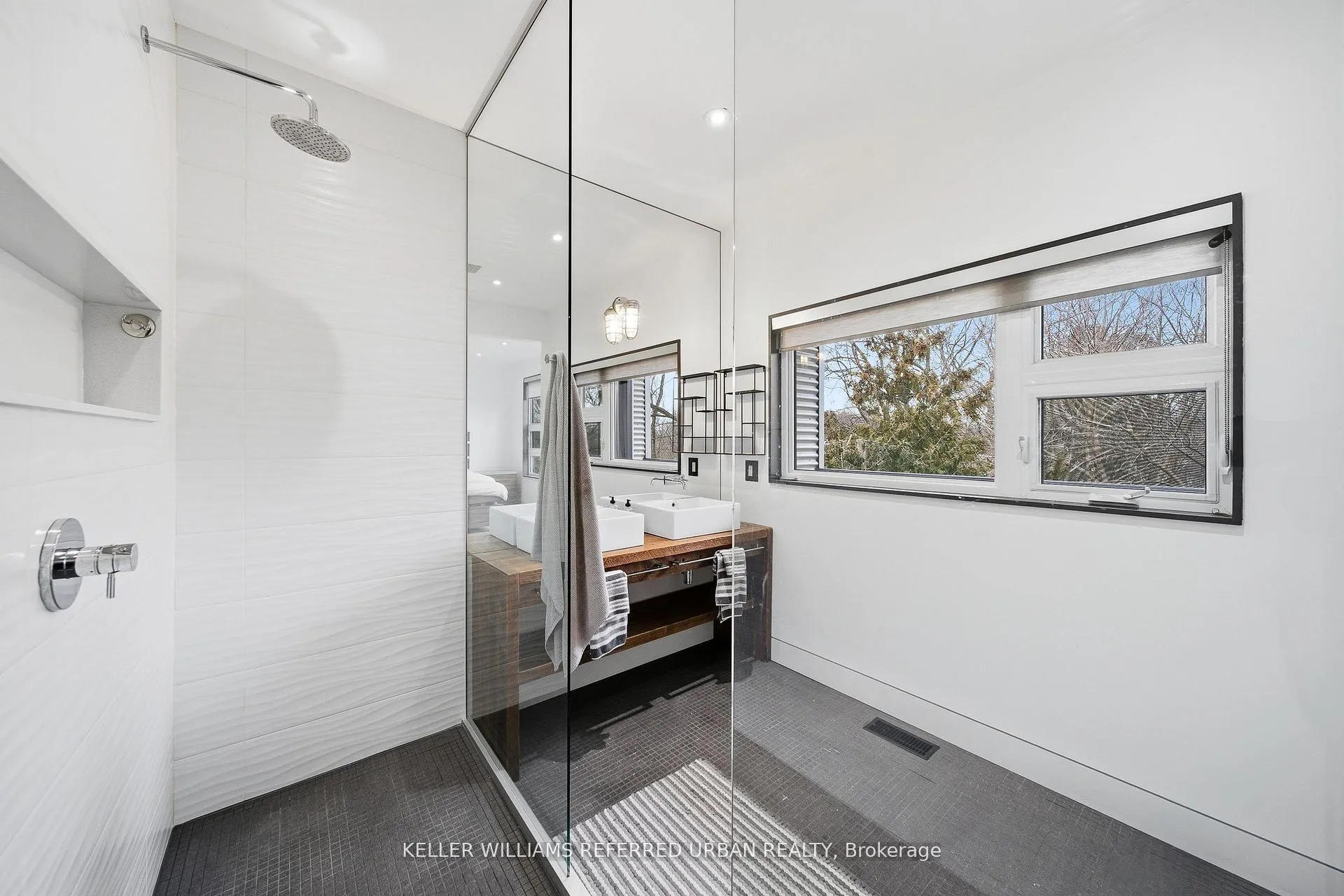 Photo 31 of 22 Daniels Street, Etobicoke, Stonegate-Queensway — HOMEH