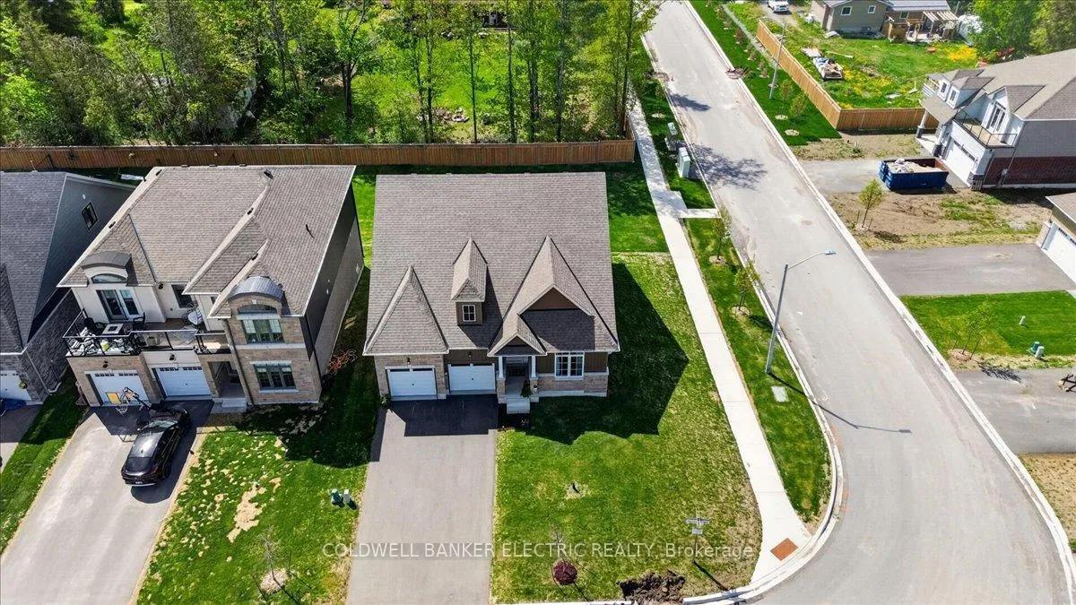 Photo 2 of 3 Hillcroft Way, Kawartha Lakes, Bobcaygeon — HOMEH