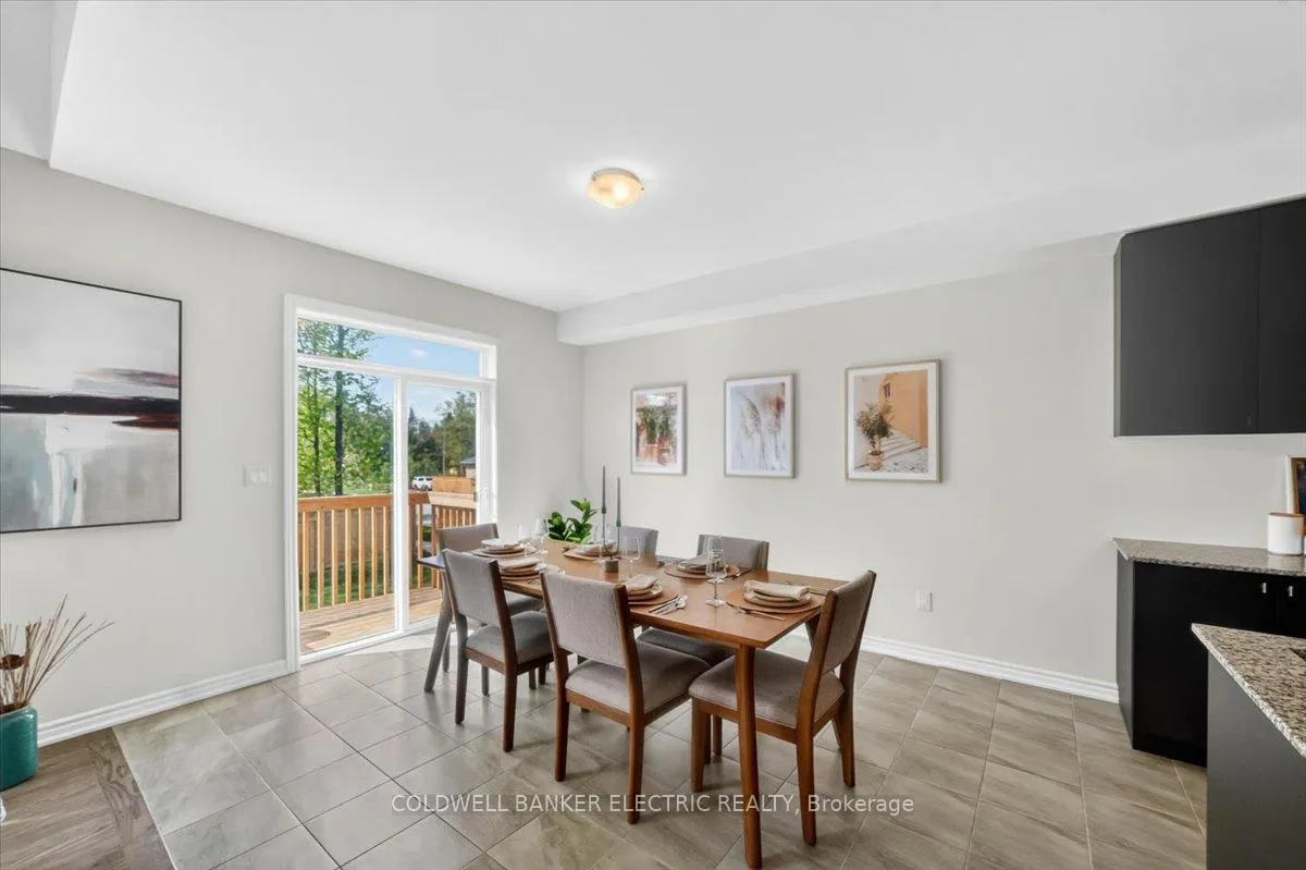 Photo 9 of 3 Hillcroft Way, Kawartha Lakes, Bobcaygeon — HOMEH