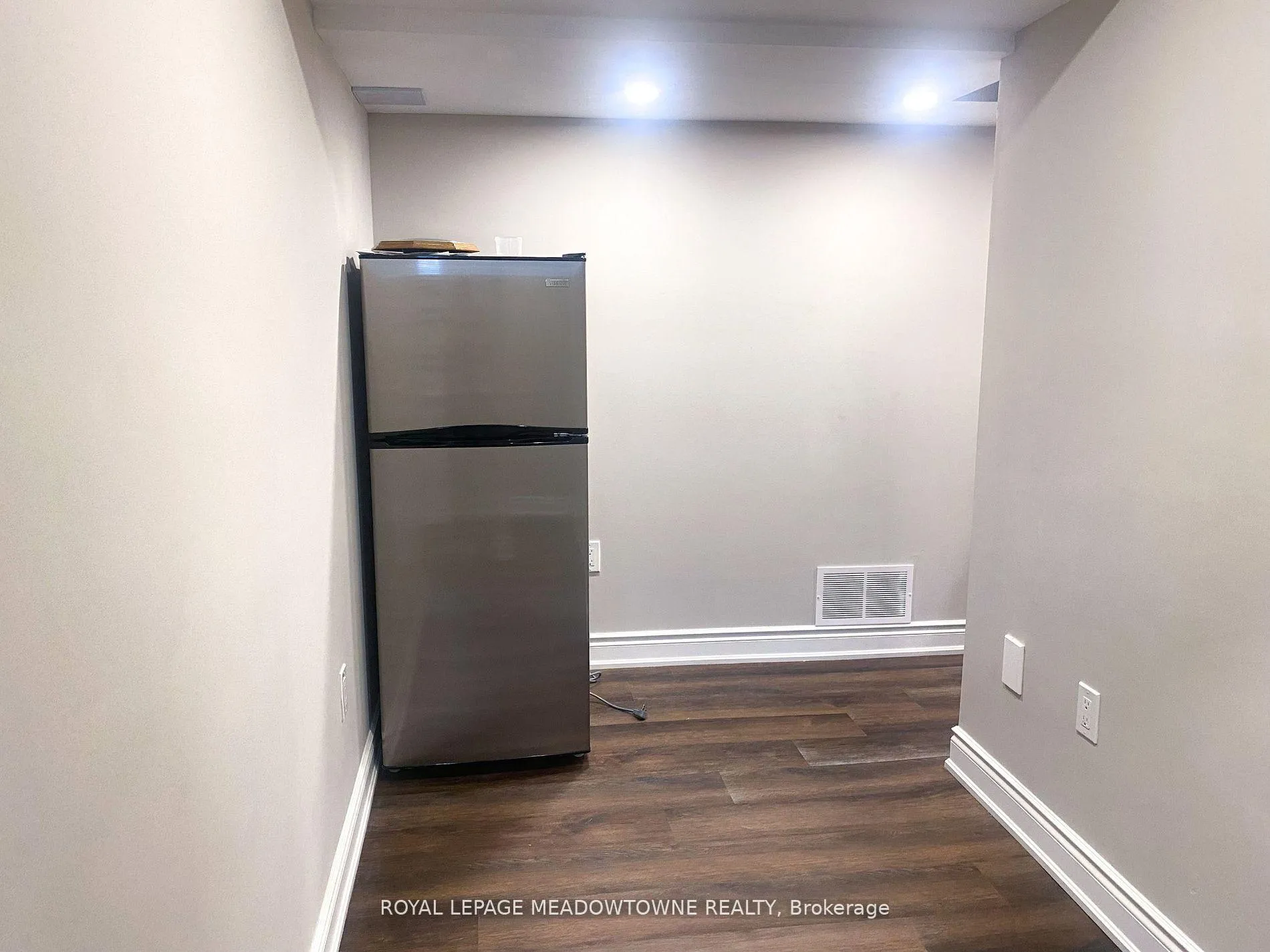 Photo 10 of Unit Lower, 1269 Rose Way, Milton, Cobban — HOMEH