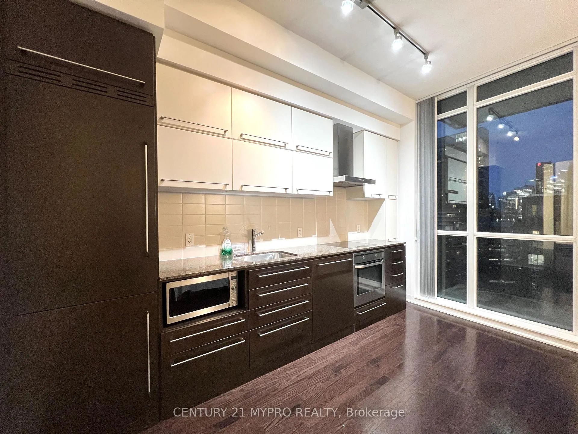 Photo 3 of Unit 2607, 770 Bay Street, Toronto, Bay Street Corridor — HOMEH