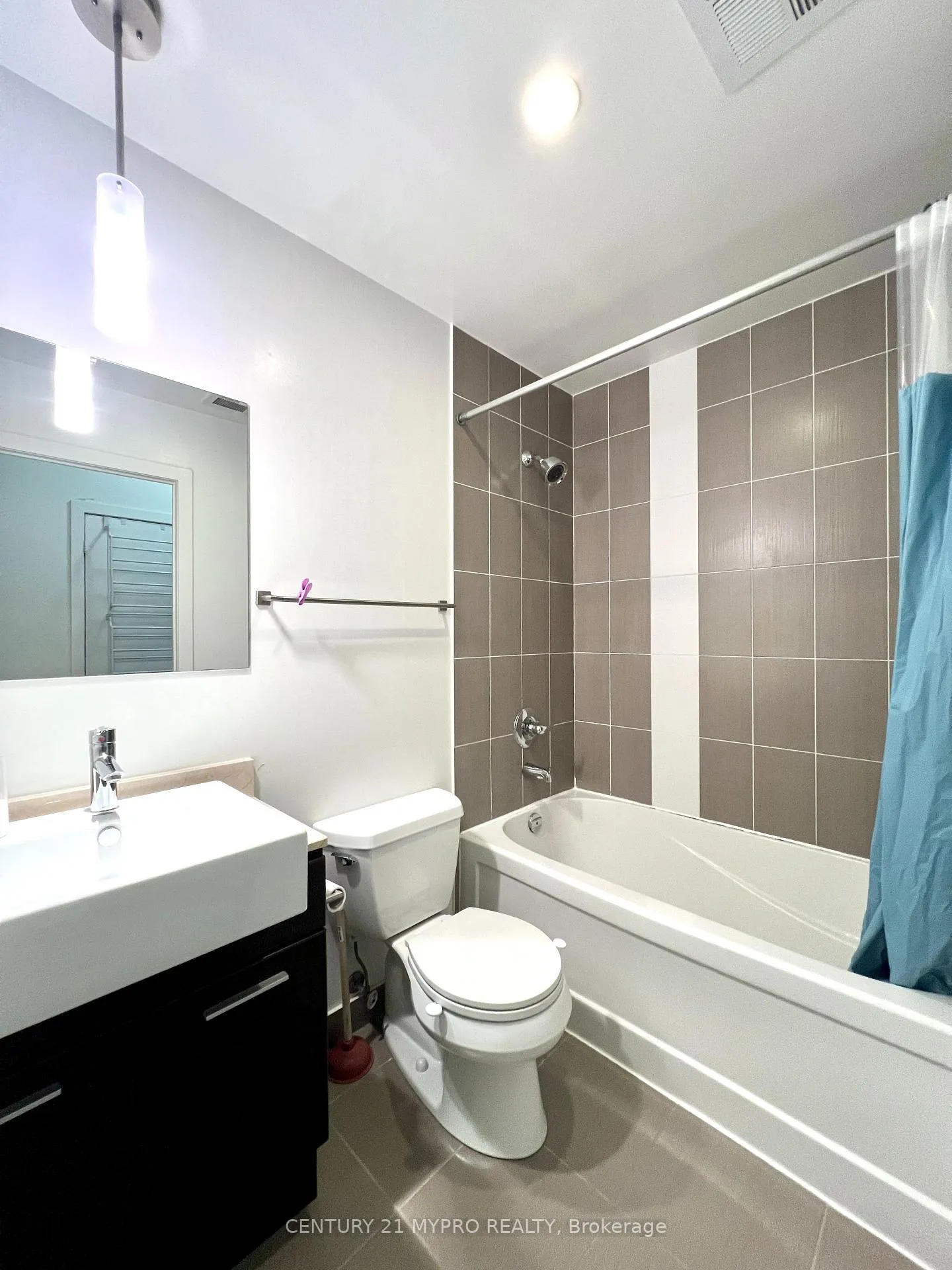 Photo 7 of Unit 2607, 770 Bay Street, Toronto, Bay Street Corridor — HOMEH