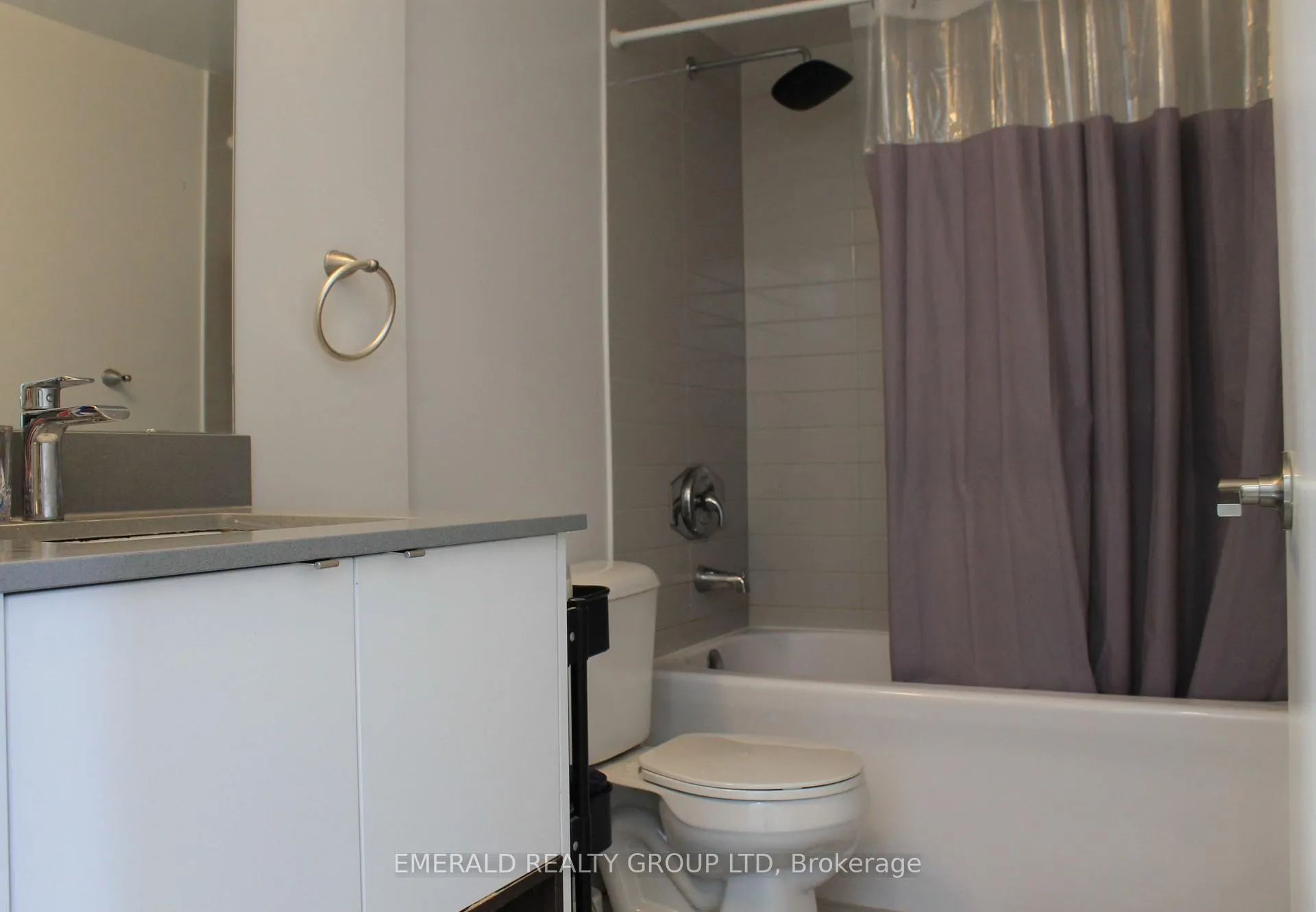 Photo 12 of Unit 507, 1127 Cooke Boulevard, Burlington, LaSalle — HOMEH