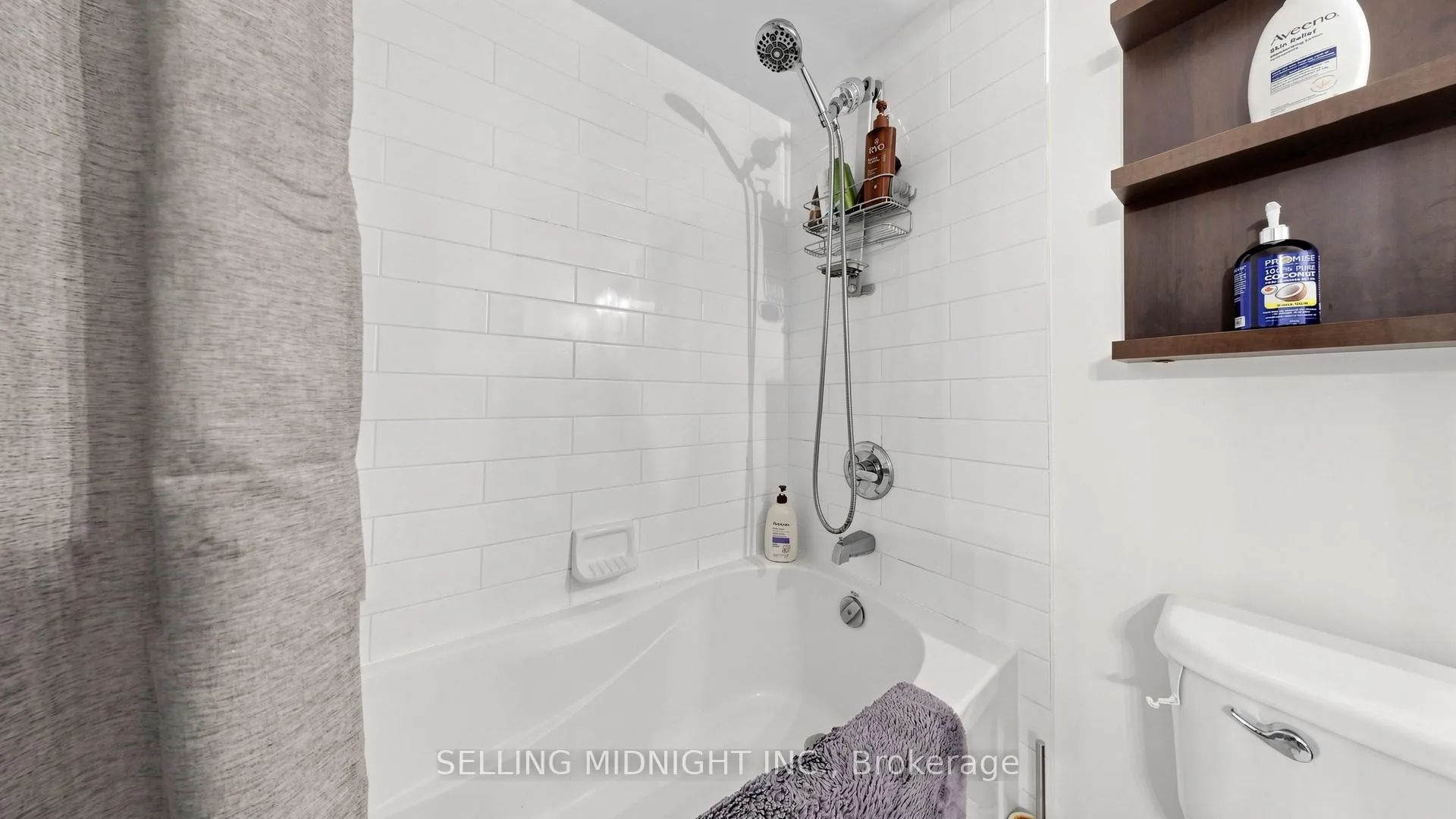 Photo 21 of Unit 307, 80 Western Battery Road, Toronto, Niagara — HOMEH