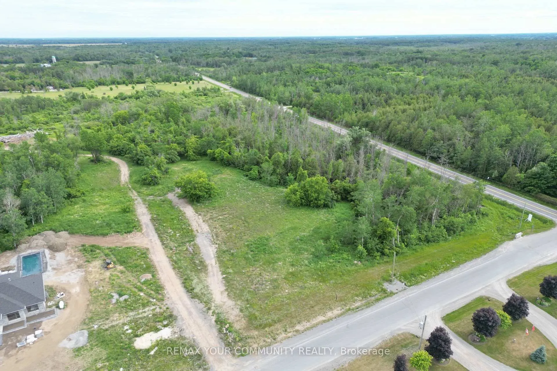 Photo 3 of Unit 17, 6212 Nick Adams Road, Ottawa, Osgoode Twp North of Reg Rd 6 — HOMEH