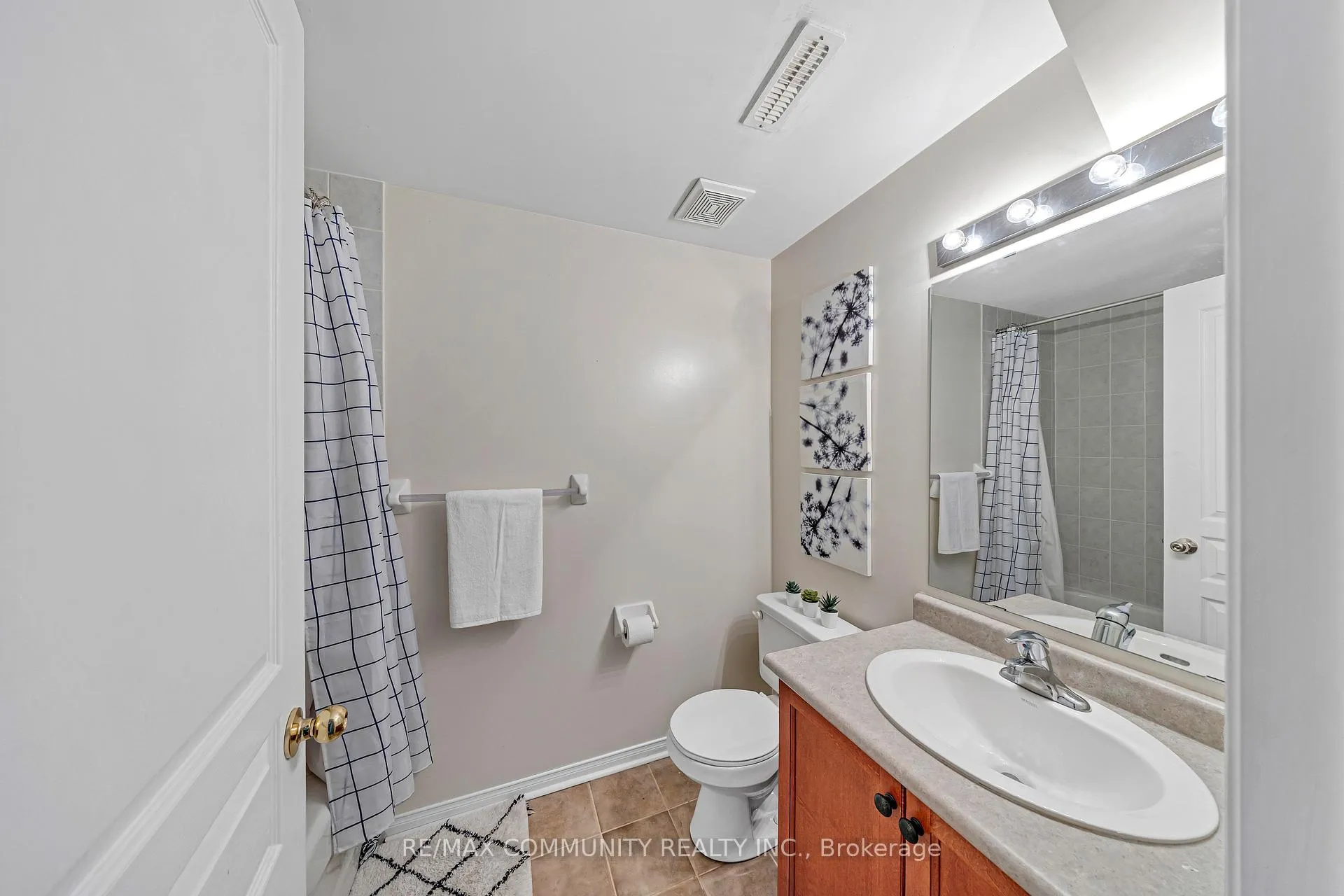 Photo 25 of 81 Bambridge Street, Ajax, Central East — HOMEH