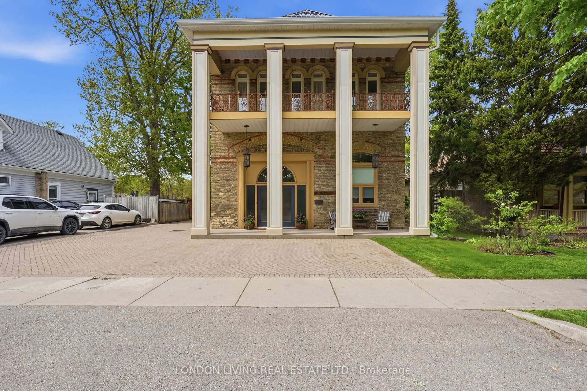 Front of 160 Bruce Street