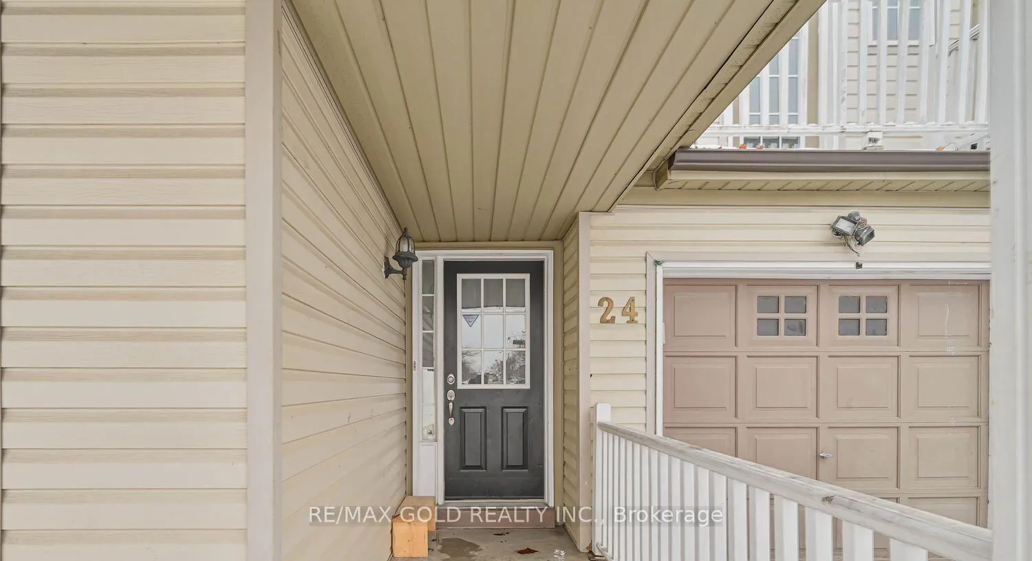 Photo 4 of 24 Seaside Circle, Brampton, Sandringham-Wellington — HOMEH