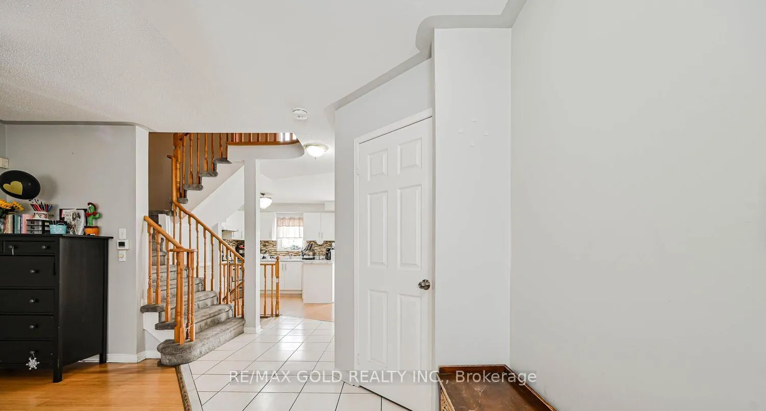 Photo 5 of 24 Seaside Circle, Brampton, Sandringham-Wellington — HOMEH