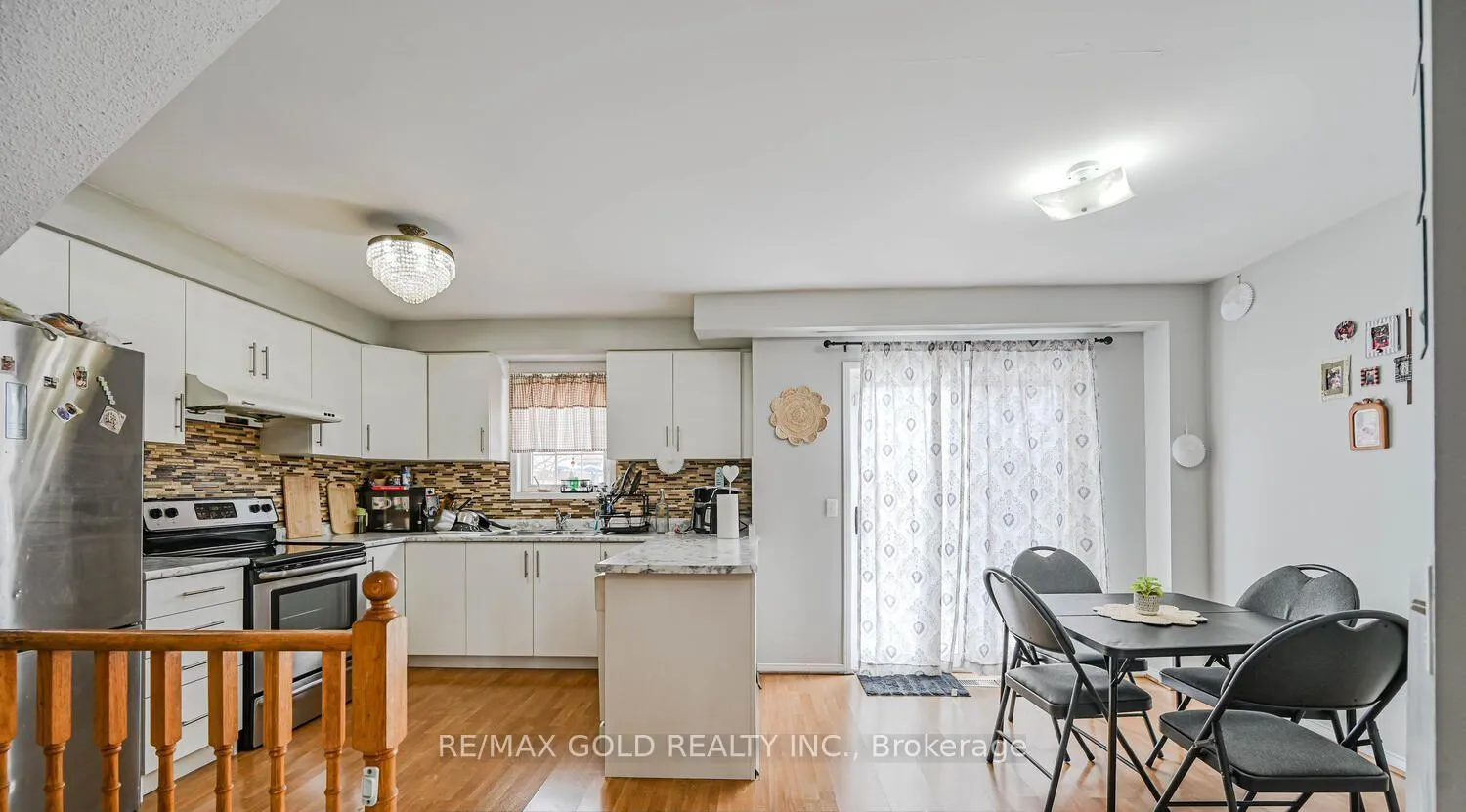 Photo 11 of 24 Seaside Circle, Brampton, Sandringham-Wellington — HOMEH