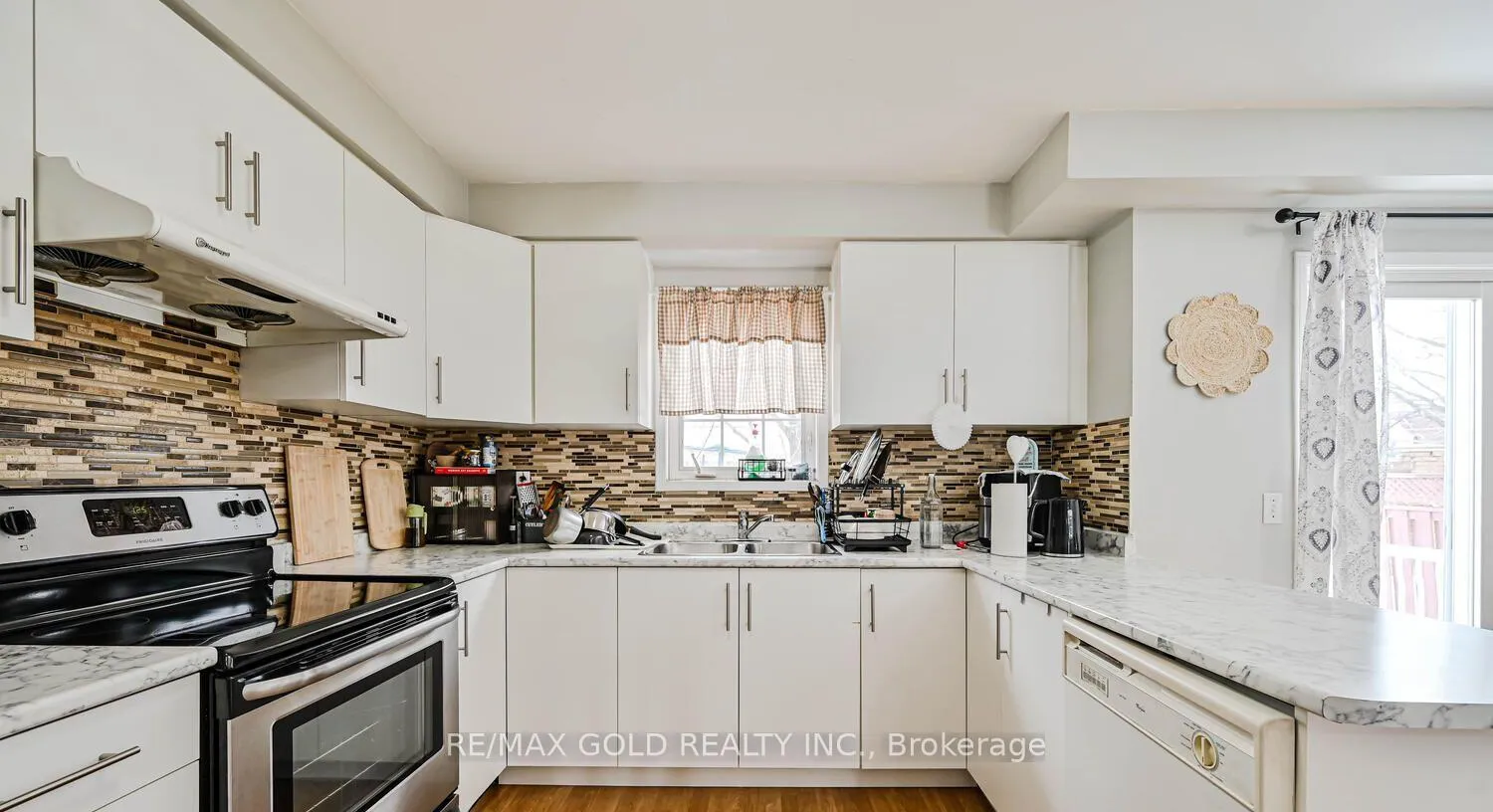 Photo 15 of 24 Seaside Circle, Brampton, Sandringham-Wellington — HOMEH