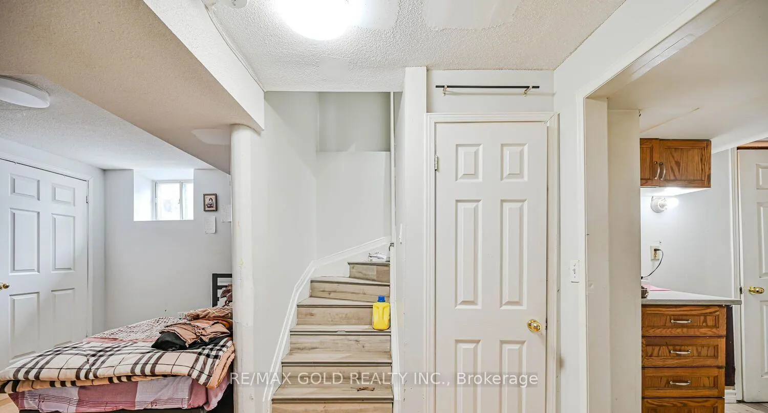 Photo 32 of 24 Seaside Circle, Brampton, Sandringham-Wellington — HOMEH