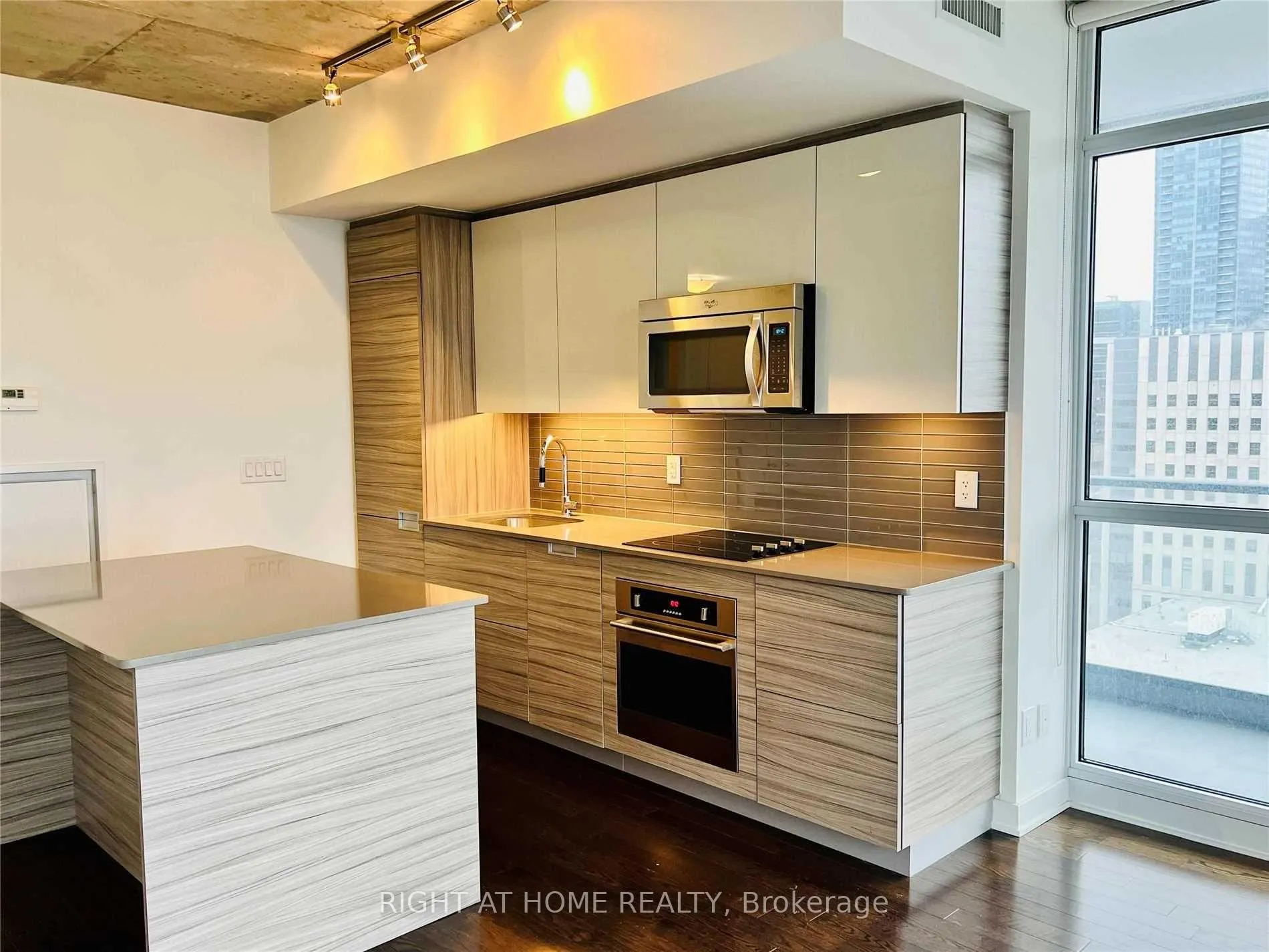 Photo 2 of Unit 2203, 210 Simcoe Street, Toronto, Kensington-Chinatown — HOMEH